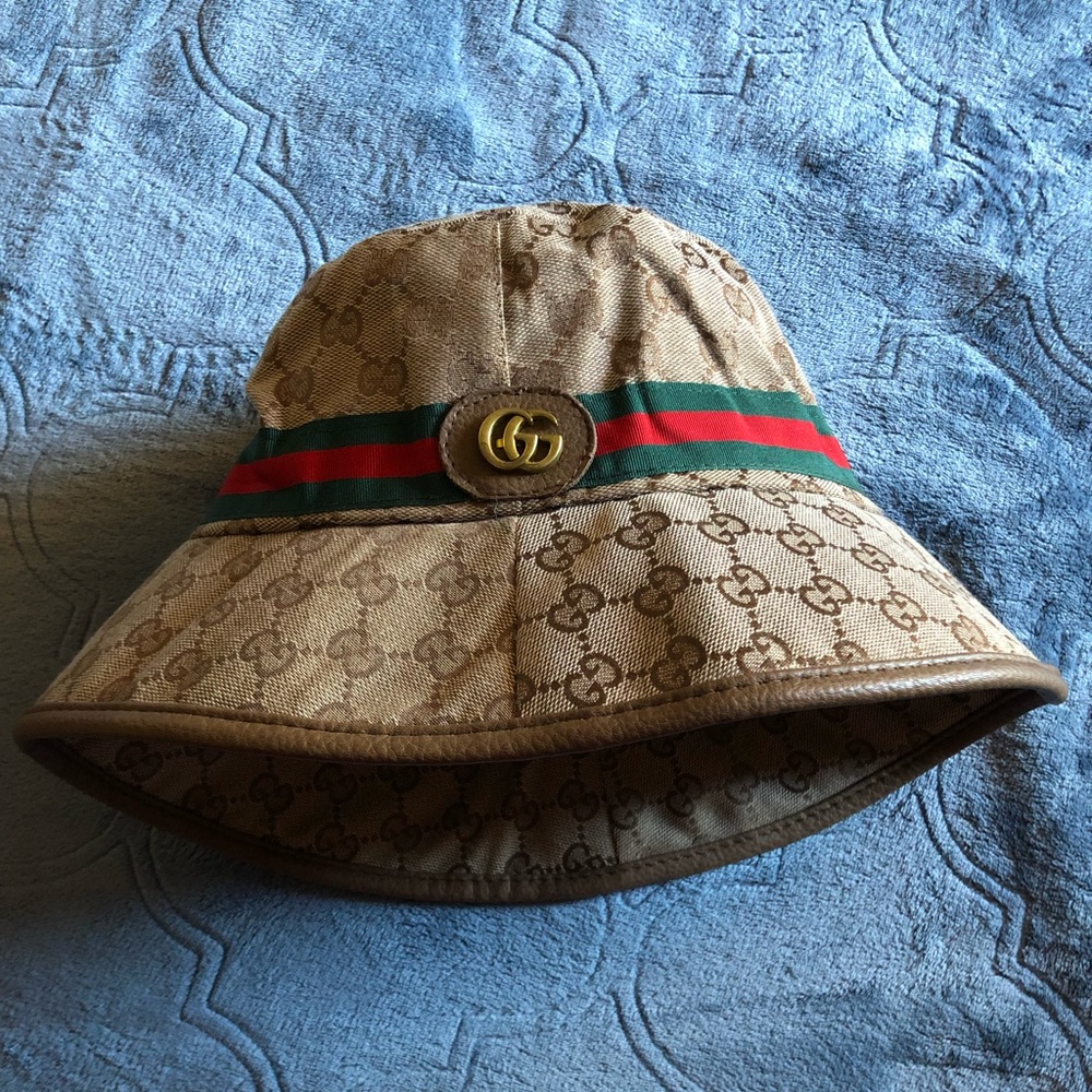 bucket hat